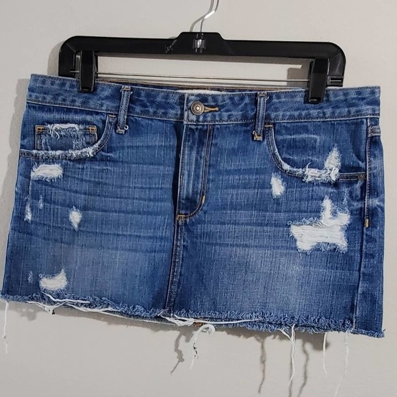 Abercrombie & Fitch Dresses & Skirts - Abercrombie & Fitch boho distressed denim Jean skirt size 29 8